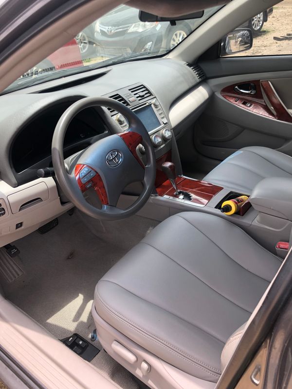 Thumbnail 4 of 2011 Toyota Camry le